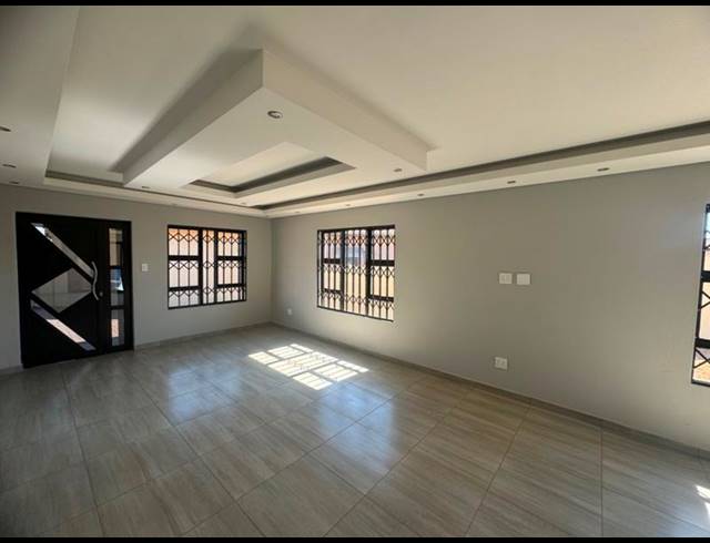 3 BEDROOM HOUSE FOR SALE IN AERORAND